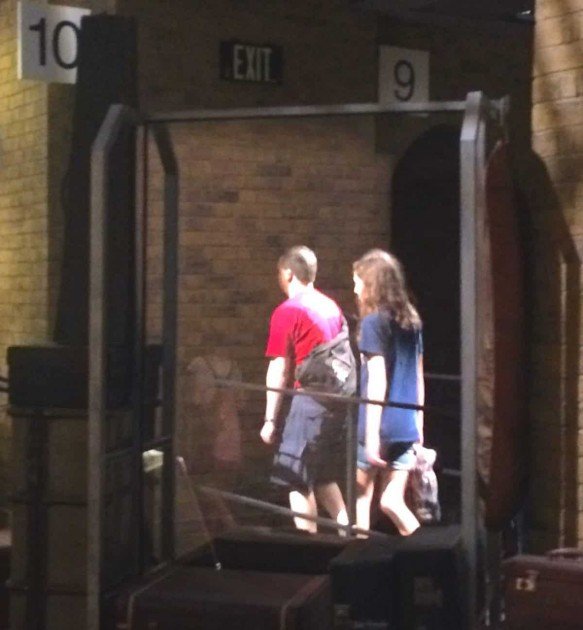 Platform 9 3/4 at King's Cross Station Universal Studios