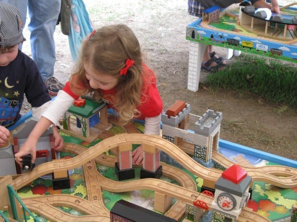 Day Out With Thomas - Crossroads Village - Playing with Trains