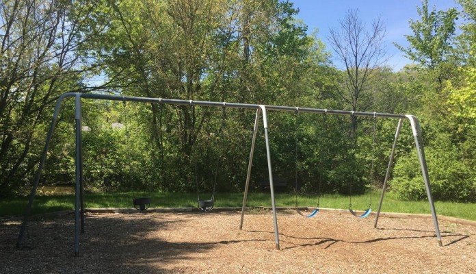 Island Park Playground Profile - Swings