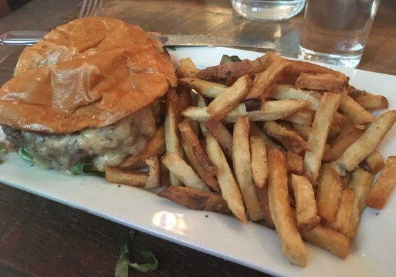Salt Springs Brewery - Burger