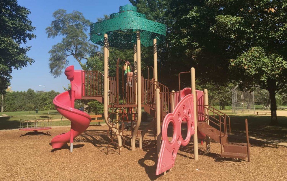 Frisinger Park Playground Review - Structure