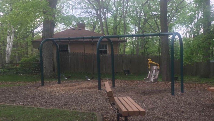 Mixtwood Pomona Park Playground Profile - Swings