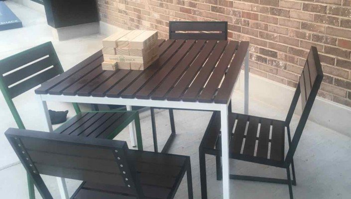 Ann Arbor Shake Shack - Outdoor Seating