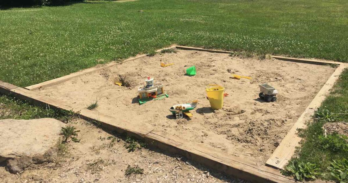 Garden Homes Park - Sandbox with Toys