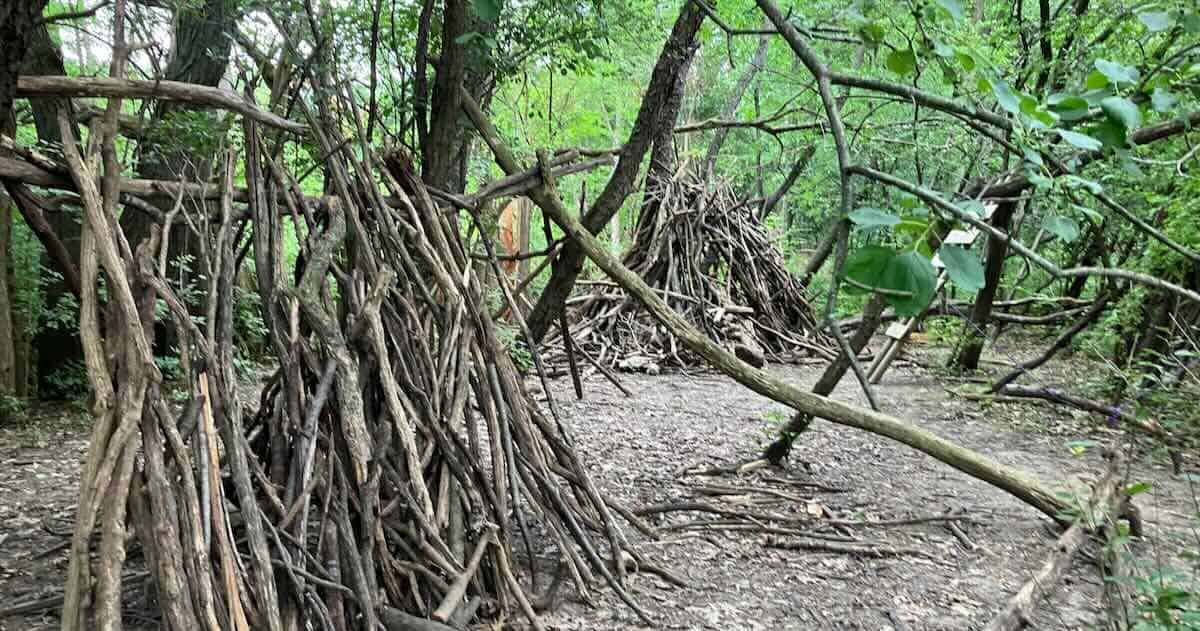 Leslie Science & Nature Center - Nature Playscape Messy & Loose Parts Build