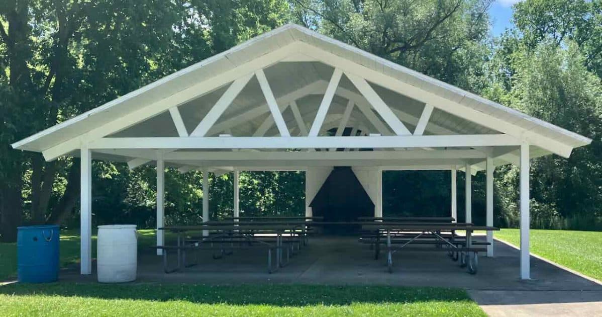 Milan Nature Park - Pavilion with fireplace