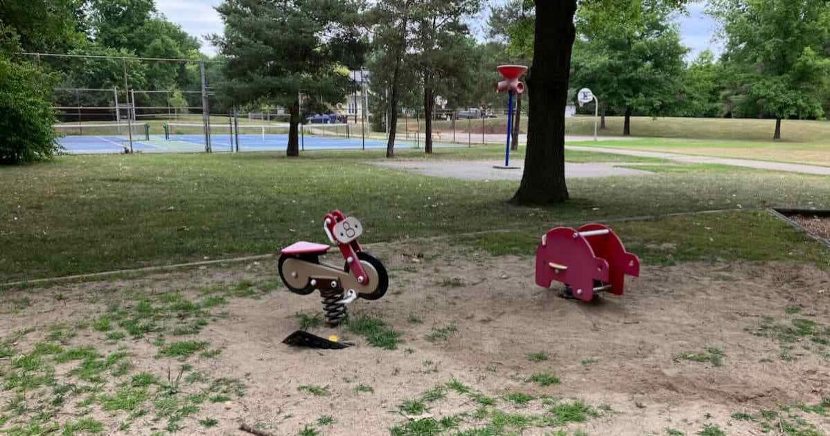 Sugarbush Park west - Bouncers in Sandbox