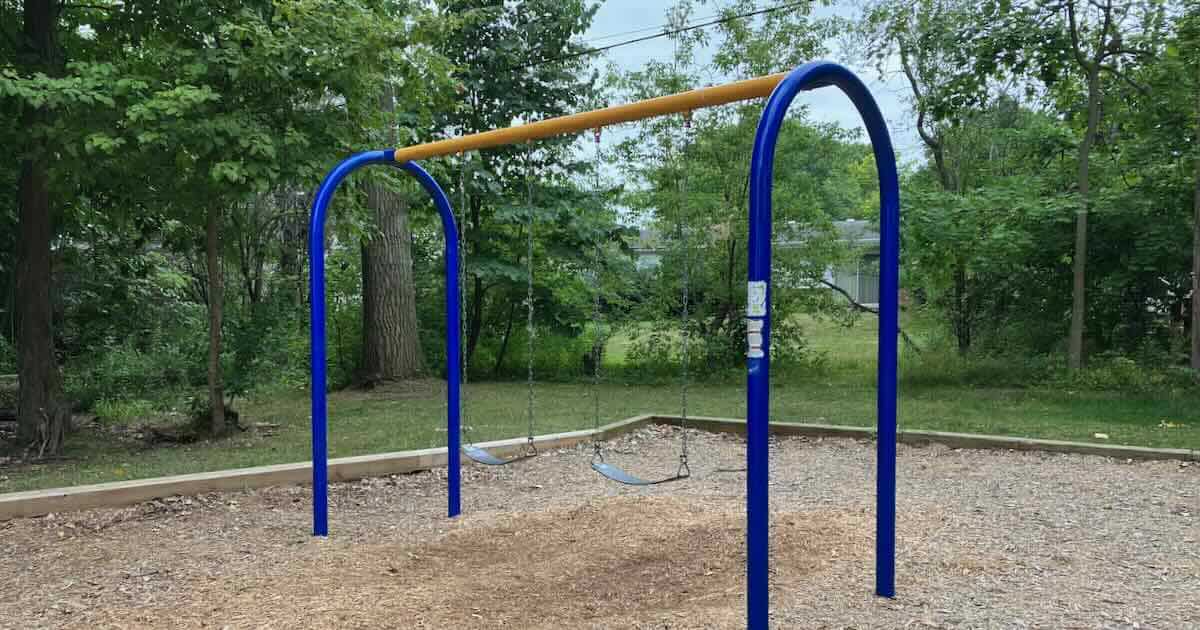 Sugarbush Park West - Swings